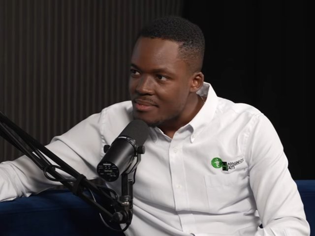 Jeph Jacquet au micro en studio
